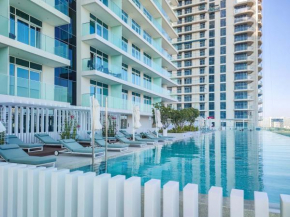 Maison Privee - Lavish 3BR Apt with a Spectacular Marina Skyline Views in Emaar Beachfront